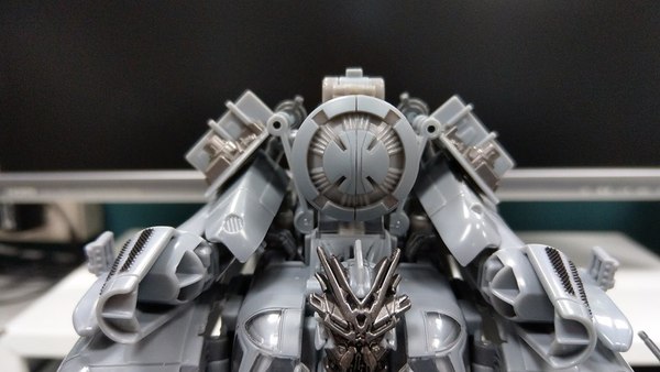 Studio Series Leader Class Blackout   In Hand Images Of Impressive New Mold Of 2007 Transformers Movie Character  (9 of 29)